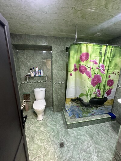 Code KA-8846. A functioning business is for sale.