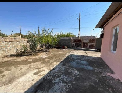 Կոդ AS-0098  Վաճառվում է առանձնատուն