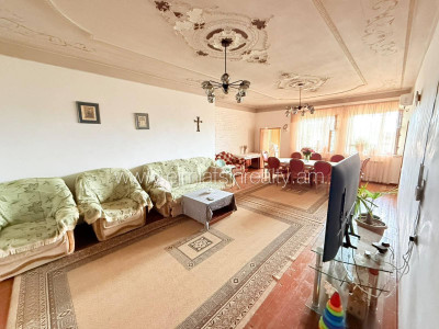 Code AA-4036 House for sale