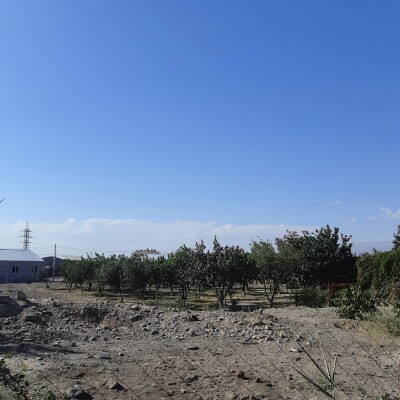 Կոդ HE-1814  Վաճառվում է հողակտոր