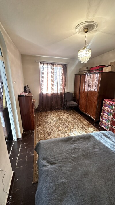 Կոդ AA-8822   Վաճառվում է երկհարկանի առանձնատուն