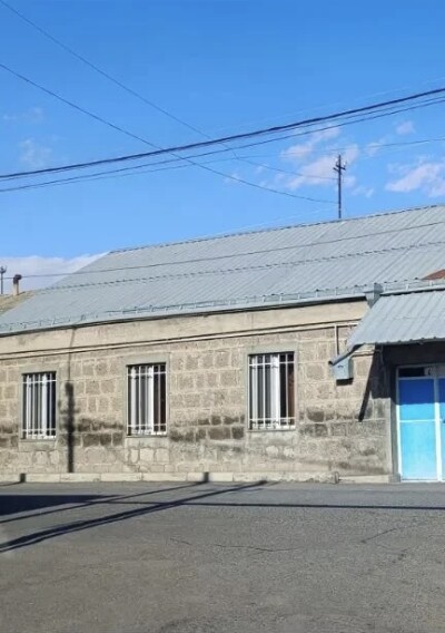 Կոդ AA-0097  Վաճառվում է առանձնատուն