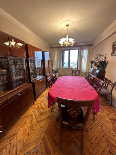 Կոդ BA-8114  Վաճառվում է բնակարան