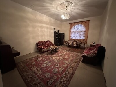 AA-1973  Վաճառվում է առանձնատուն