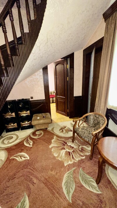 Կոդ AA-3535  Վաճառվում է երկհարկանի առանձնատուն