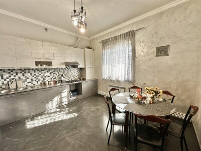 Կոդ AS-2222  Վաճառվում է առանձնատուն