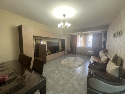 Կոդ BS-4044    Վաճառվում է բնակարան