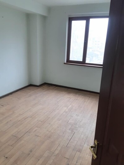 Կոդ BA-8045  Վաճառվում է բնակարան