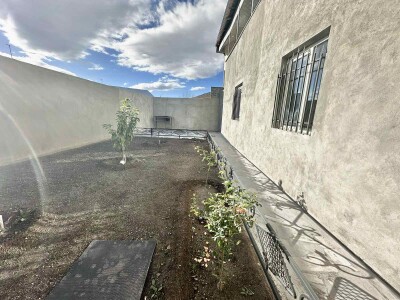 Կոդ AS-1033   Վաճառվում է երկհարկանի առանձնատուն