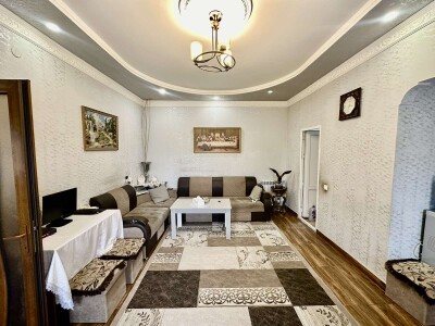 Կոդ AA-0087   Վաճառվում է առանձնատուն