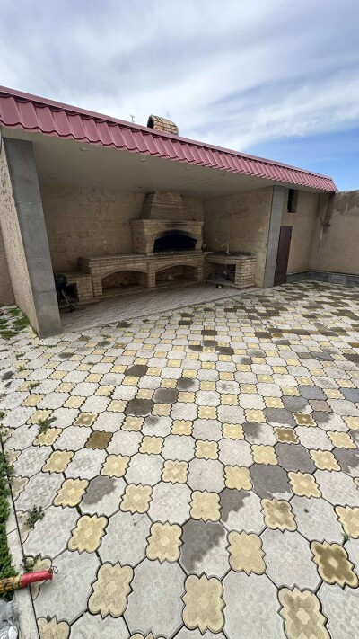 Կոդ AA-3535  Վաճառվում է երկհարկանի առանձնատուն