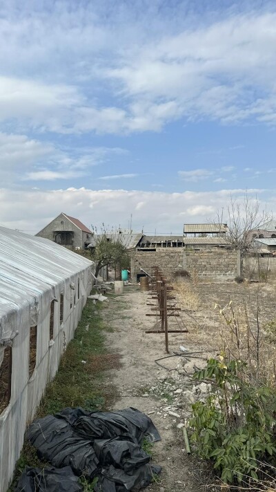 Կոդ HA-9002   Վաճառվում է տնամերձ հող