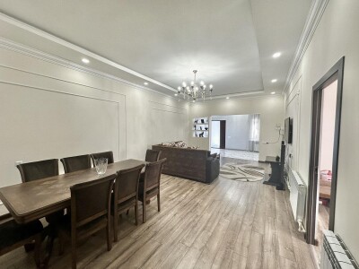 Կոդ AS-1033   Վաճառվում է երկհարկանի առանձնատուն