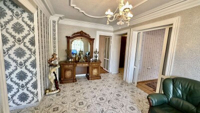 Կոդ BA-9828  Վաճառվում է բնակարան