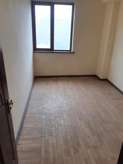 Կոդ BA-8045  Վաճառվում է բնակարան