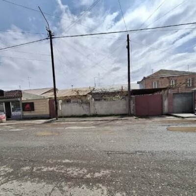 Կոդ KA-0809  Վաճառվում է հողակտոր