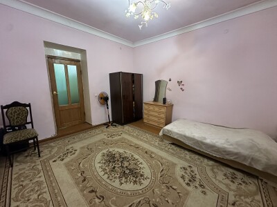 Կոդ AE-0053   Վաճառվում է առանձնատուն