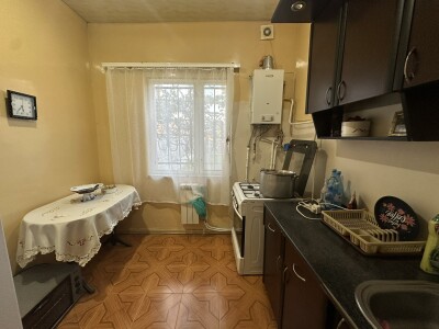 Կոդ AE-0053   Վաճառվում է առանձնատուն