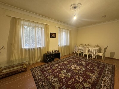 Կոդ AE-0053   Վաճառվում է առանձնատուն