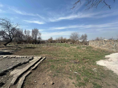 Կոդ HM-1705 Վաճառվում է տնամերձ հող