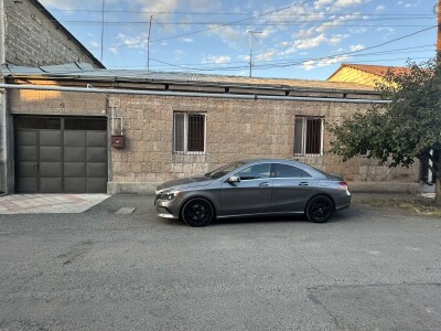 Կոդ AE-0053   Վաճառվում է առանձնատուն