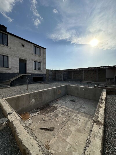 Կոդ AA-0304  Վաճառվում է  նորակառույց առանձնատուն