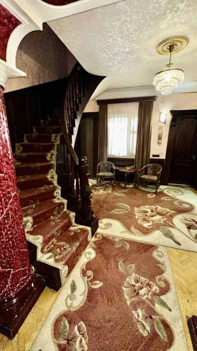 Կոդ AA-3535  Վաճառվում է երկհարկանի առանձնատուն