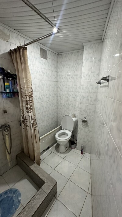 Կոդ AA-8822   Վաճառվում է երկհարկանի առանձնատուն