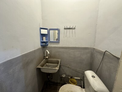 Կոդ KS-0081  Վաճառվում է կոմերցիոն տարածք Էջմիածնում