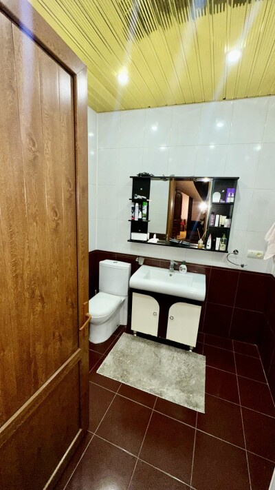 Կոդ AA-3535  Վաճառվում է երկհարկանի առանձնատուն