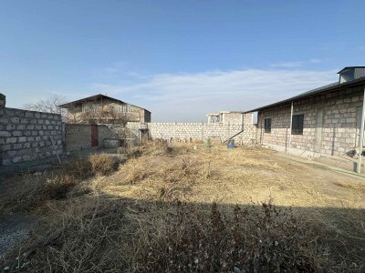 Կոդ AA-0140  Վաճառվում է առանձնատուն