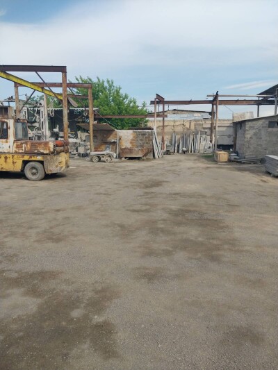 Code KH-4142, A running business for sale.