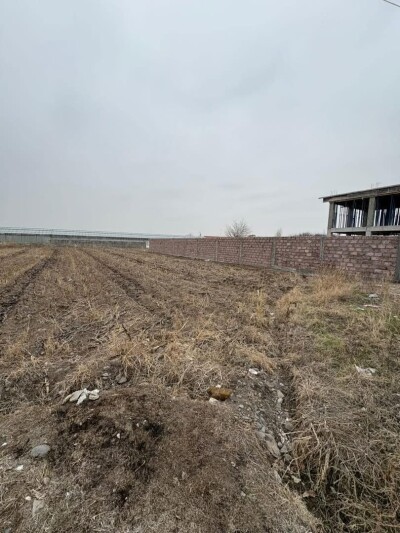 Կոդ HA-3040 Վաճառվում է տնամերձ հող