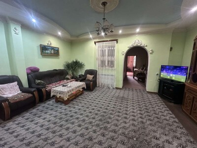 Կոդ AE-2439  Վաճառվում  է առանձնատուն