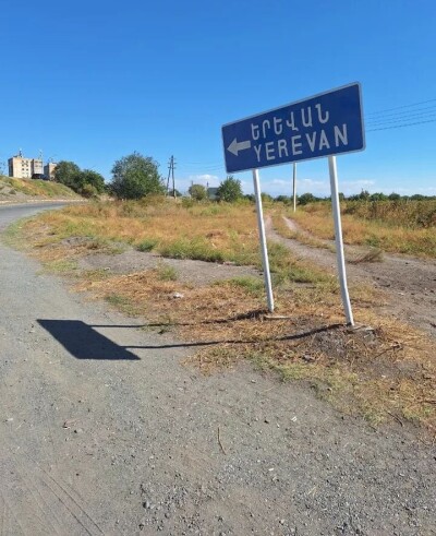 Code KE-4427. A plot of land is for sale.