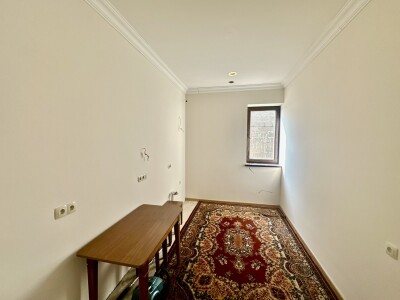 Code AA-6618, a house for sale.