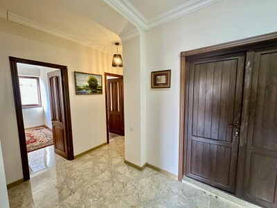 Code AA-6618, a house for sale.