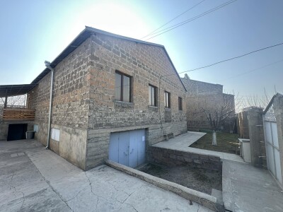 Code AA-6618, a house for sale.