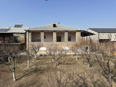 Code AA-6618, a house for sale.