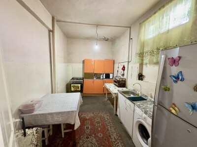 Code AA-2556, a house for sale.