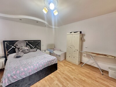 Code AA-3904, a house for sale.