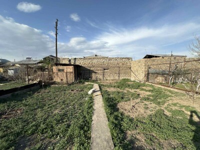 Code AA-7366, a house for sale.