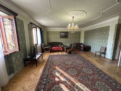 Code AA-7366, a house for sale.