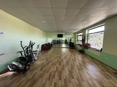 Code KA-5457. A functioning business is for sale.