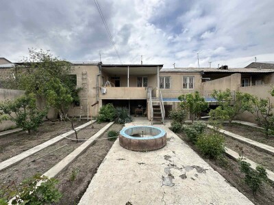 Code AA-6633, a house for sale.