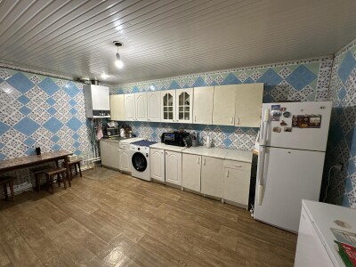 Code AA-6633, a house for sale.