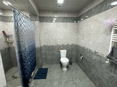 Code AA-6633, a house for sale.