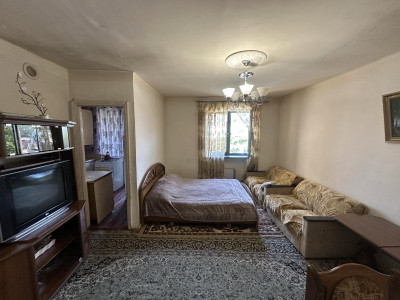 Код BA-7213 Продается квартира.