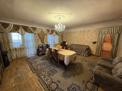 Код BA-0801 Продается квартира.