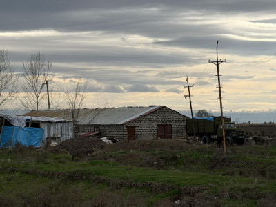 Կոդ KA-0231  Վաճառվում է կոմերցիոն տարածք